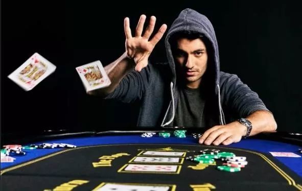 以为心理战就是演戏？真正的读心术藏在对手习惯里